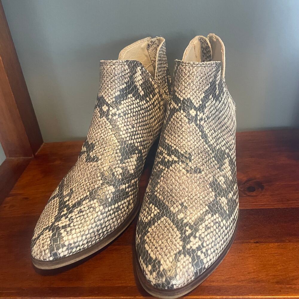 Dolce Vita Karsen Snake Print Ankle Boots Sz 7
